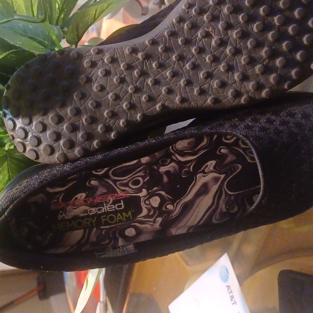 Skechers memory foam size 8.5